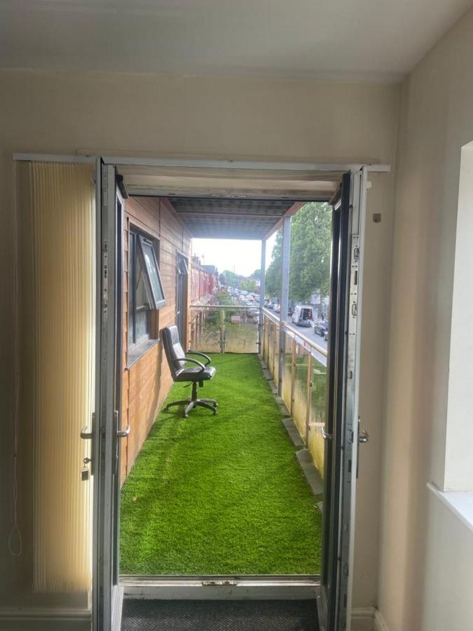 Cosy Living Διαμέρισμα Κάμπερλι Εξωτερικό φωτογραφία